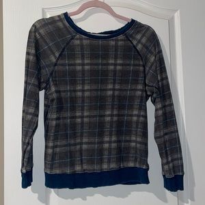 Current Elliot off shoulder distressed quarter length shirt